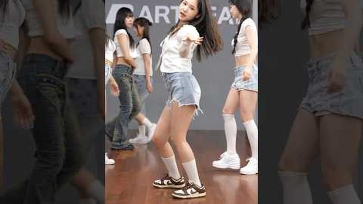 내 꿈에 나와줄래?� #likeyoubetter #지나 #Jina
